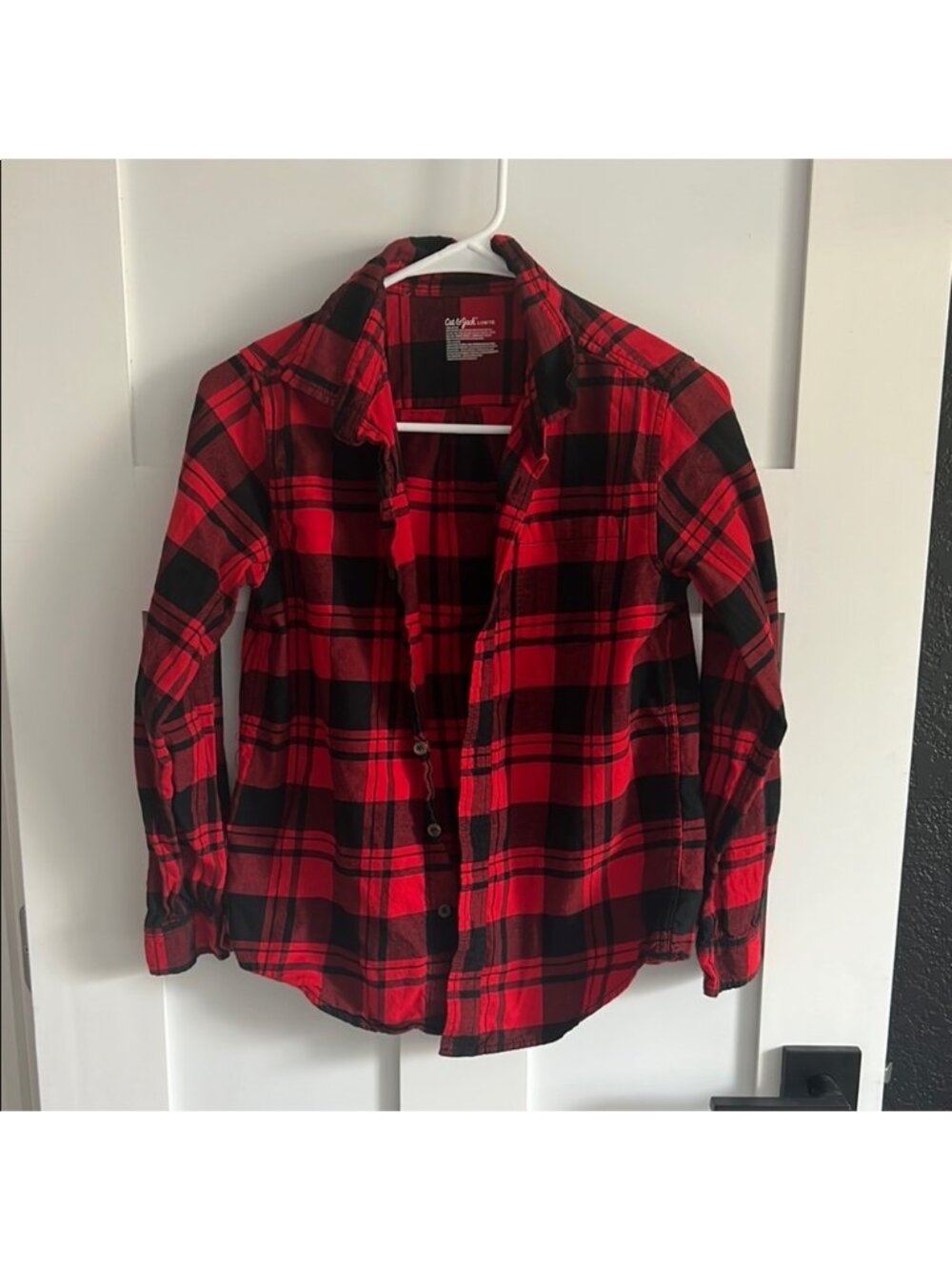Cat& Jack Boy’s Red and Black Plaid Shirt Size Large